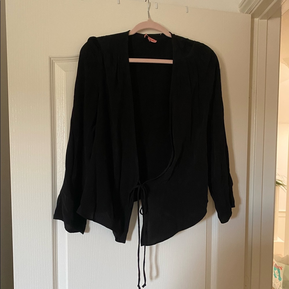 Black Tie Front Top